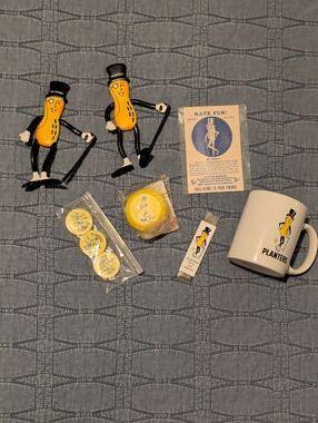 Planters Mr. Peanut Collectibles Set — Yellow/Black